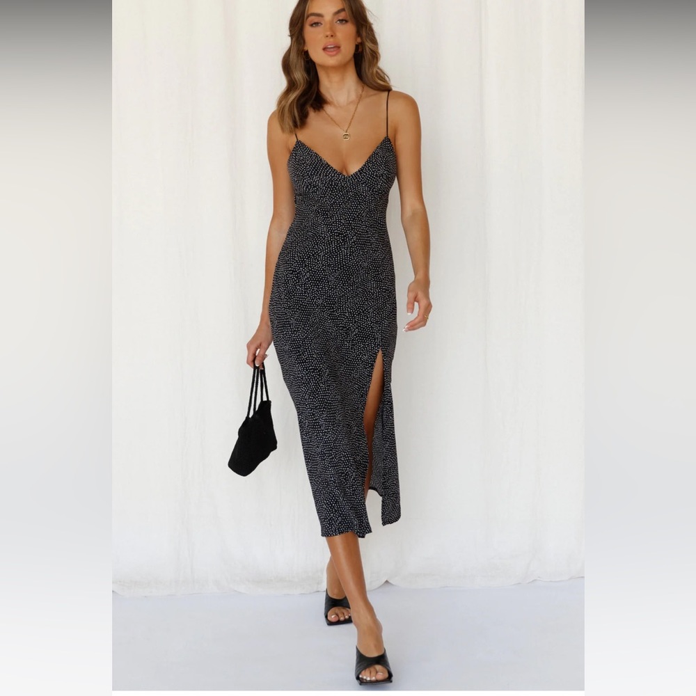 SHE COULD NEVER MIDI DRESS BLACK - Hello Molly